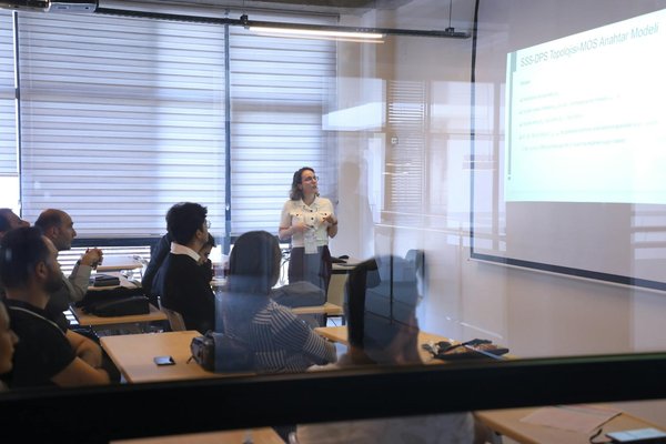 Hoe kun je sociale media effectief gebruiken om je opleiding te ondersteunen?