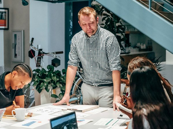Wat zijn de belangrijkste wettelijke vereisten voor het aannemen van personeel?